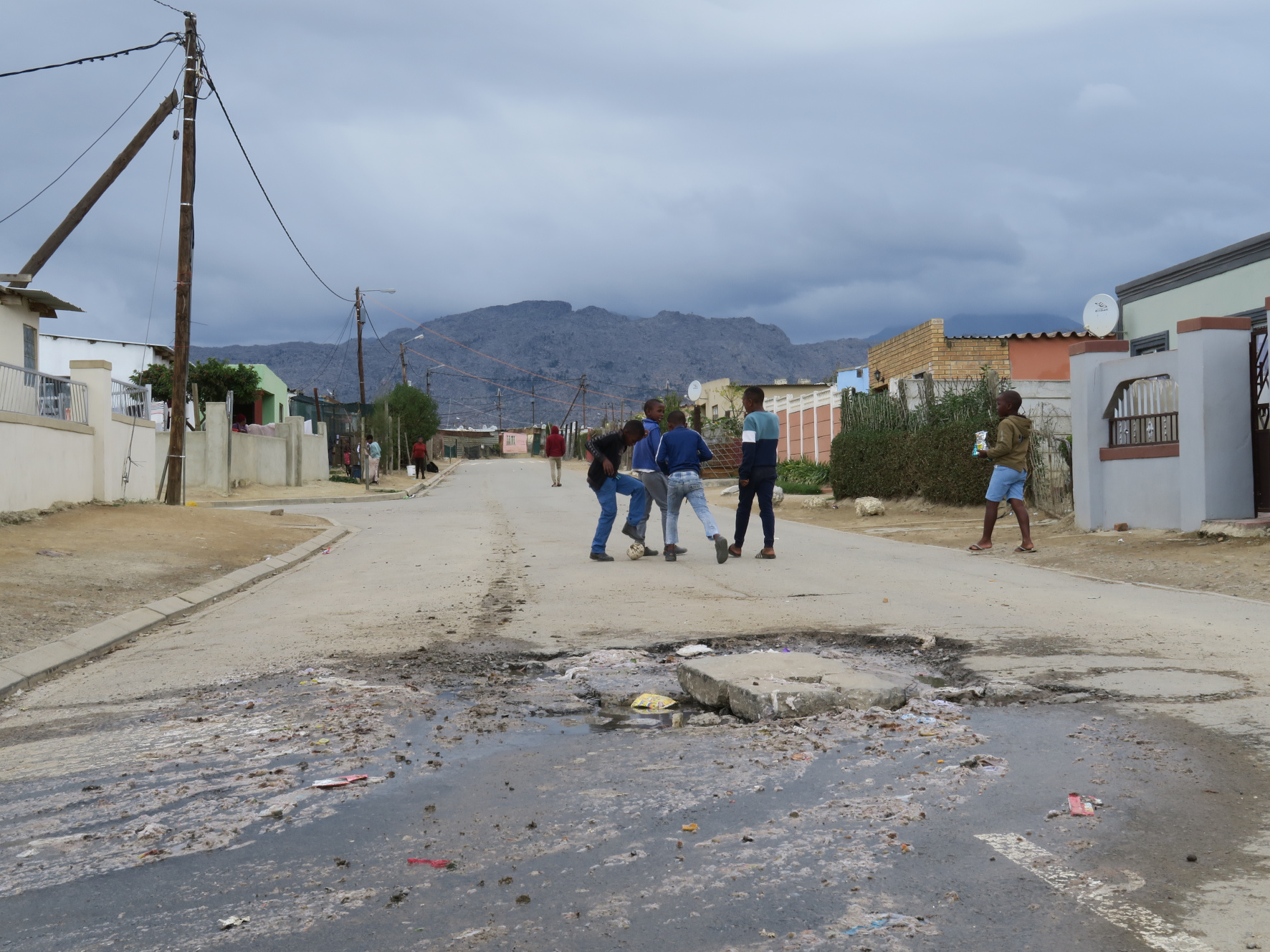 Scientists Sound Alarm On Failing Water Systems | GroundUp